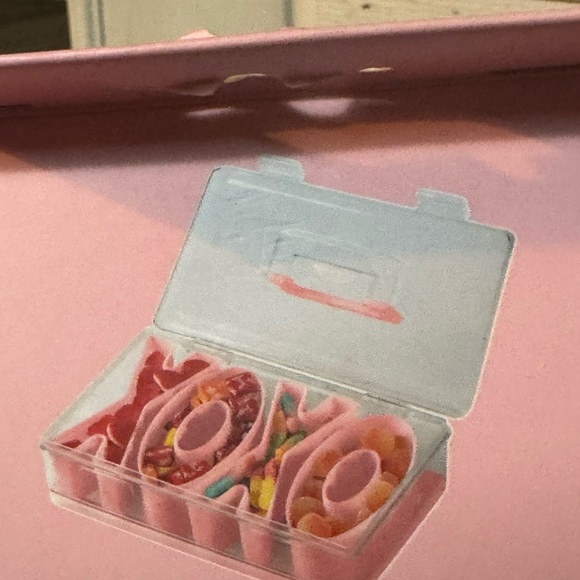 CWC Pink XO Snack Box Snacklebox - Picture 7 of 7